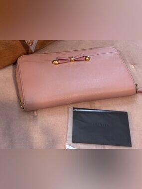 Authentic Prada Blush Pink Saffiano Leather Zip Bow 🎀 Wallet with Bow Detail